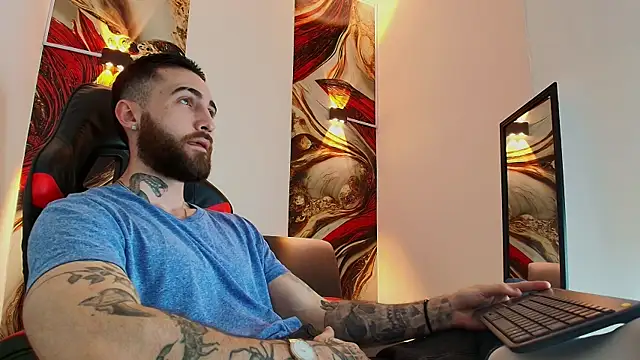 Luke davis01 online show from October 24, 2025, 1:40 pm