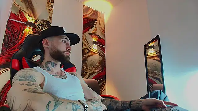 Luke davis01 online show from December 3, 2025, 1:20 pm