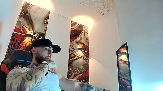 Luke davis01 online show from June 16, 2026, 1:03 pm