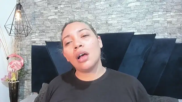 Sophia Brunett online show from March 13, 2026, 11:50 am