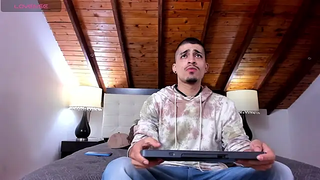 Sebastian Berne online show from February 8, 2025, 7:05 pm