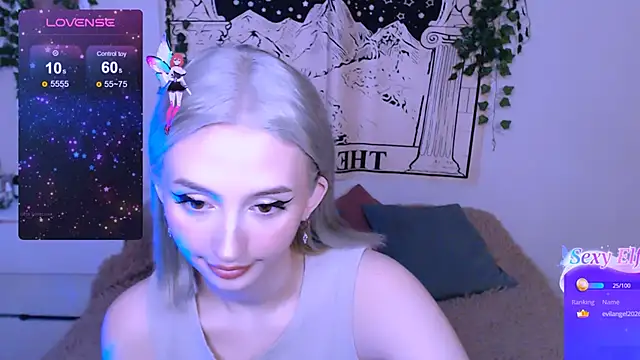 Snapshot of beauty_blonde chatting on February 7, 2025, 1:36 am beauty blonde online show from February 7, 2025, 1:36 am