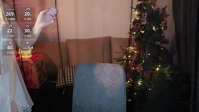 Moonccoi online show from April 5, 2026, 3:42 pm