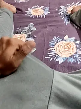 Yashkumar 0697 online show from February 20, 2025, 10:37 am