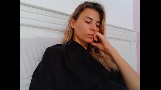 Snapshot of Goddess_Lia chatting on February 6, 2025, 6:51 am Goddess Lia online show from February 6, 2025, 6:51 am
