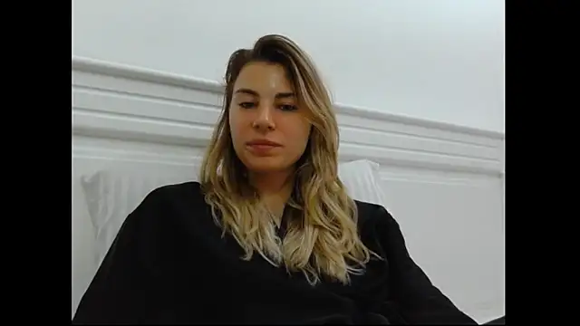 Snapshot of Goddess_Lia chatting on February 6, 2025, 6:46 pm Goddess Lia online show from February 6, 2025, 6:46 pm