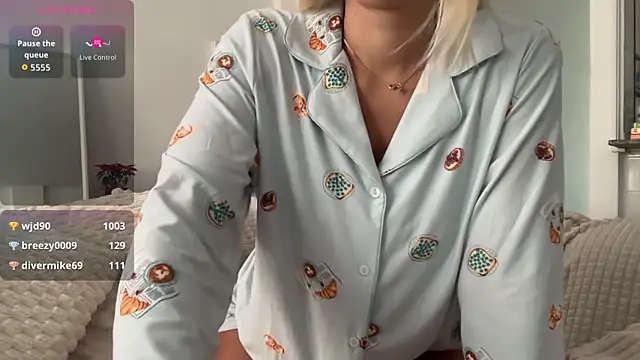 xdaisyhansen online show from December 2, 2025, 10:53 am