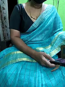 niiveditha online show from October 3, 2025, 8:22 am