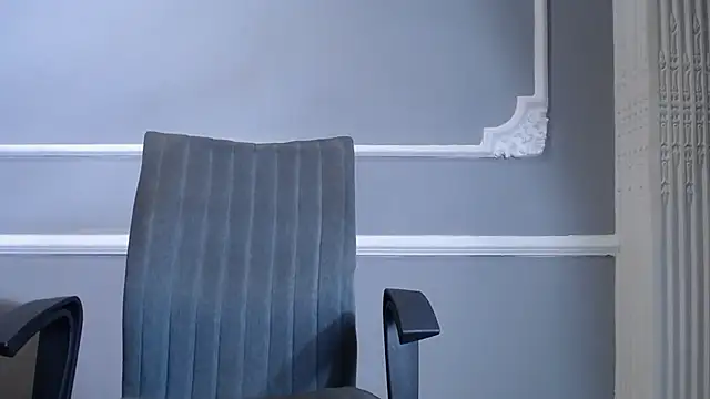 Snapshot of LiamRivers_ chatting on November 14, 2025, 12:15 pm LiamRivers online show from November 14, 2025, 12:15 pm