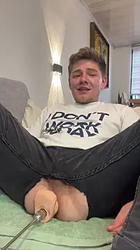 Angel Montiell online show from November 12, 2025, 8:30 pm