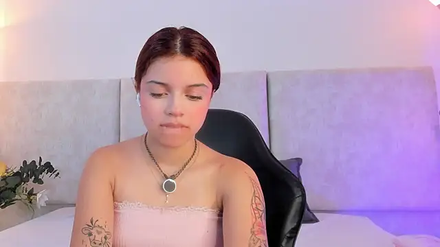 Giselle Lauren online show from December 18, 2025, 8:59 pm