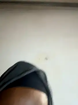 OneWhoBringsJoy online show from November 9, 2025, 11:52 am