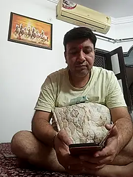 innocentboy1987 online show from September 23, 2025, 6:49 am