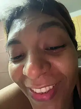 nicollesofia2 online show from May 20, 2026, 4:57 pm