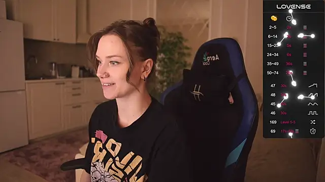 alexa feels  online show from October 19, 2025, 6:19 pm