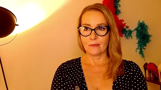 leaxSTAR online show from March 20, 2025, 6:20 pm