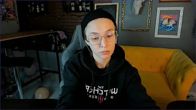 Snapshot of PhilippaAdamas chatting on September 18, 2025, 12:01 am PhilippaAdamas online show from September 18, 2025, 12:01 am