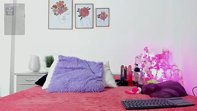 alejandra-cortes online show from November 8, 2025, 11:10 am