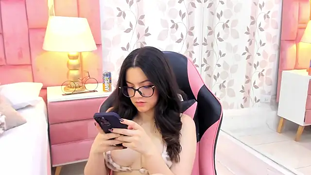 ArianaFranco online show from February 10, 2026, 1:37 pm