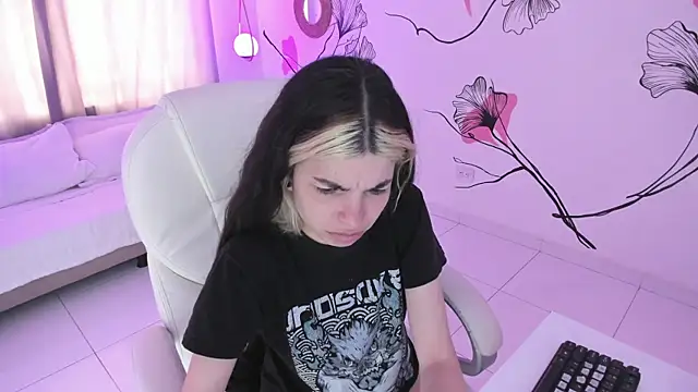 Isabela Fiorelli online show from September 26, 2025, 1:15 pm