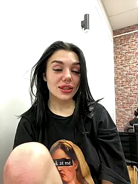 MaeveMoon online show from September 20, 2025, 4:35 am