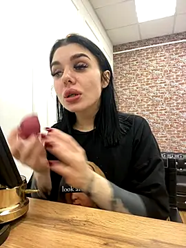 MaeveMoon online show from November 2, 2025, 4:09 pm