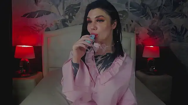 MaeveMoon online show from May 20, 2026, 2:18 am