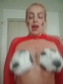 Snapshot of SophieWinsloow chatting on June 27, 2026, 3:39 pm SophieWinsloow online show from June 27, 2026, 3:39 pm