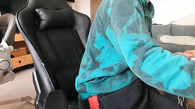 ademandjulia online show from February 21, 2026, 9:32 am