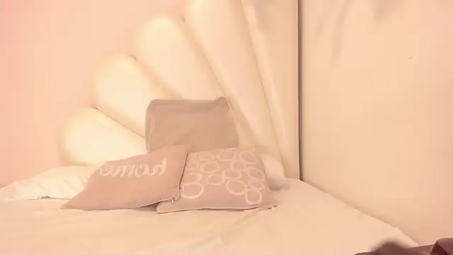 Olivia Stevens online show from March 7, 2025, 7:49 pm