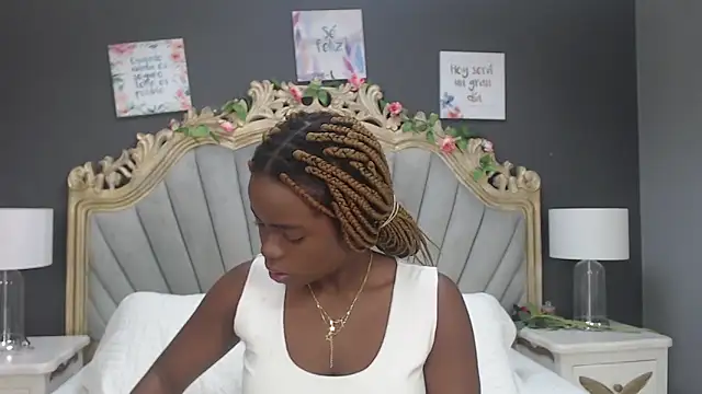 LindaBird online show from February 15, 2025, 7:50 pm