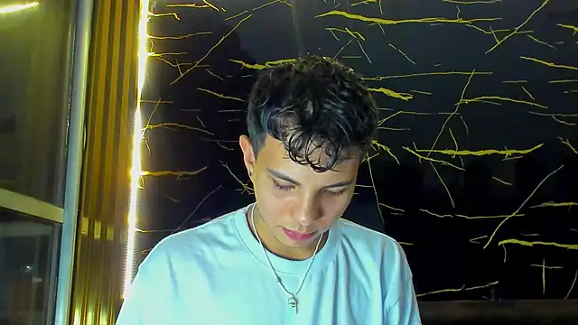 Alessandro 1610 online show from April 17, 2026, 5:10 am