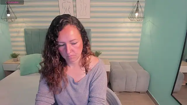 abby apple online show from March 13, 2025, 1:50 pm