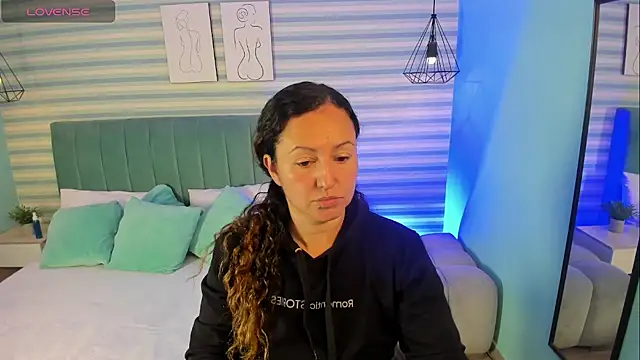 abby apple online show from February 26, 2026, 1:43 pm