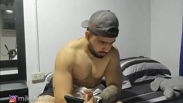 mikeblaree online show from November 1, 2025, 3:36 pm