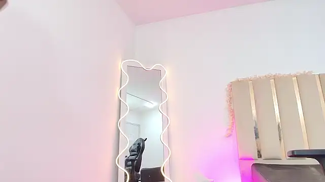 Snapshot of Gaby_tay1 chatting on March 11, 2025, 6:10 am Gaby tay1 online show from March 11, 2025, 6:10 am