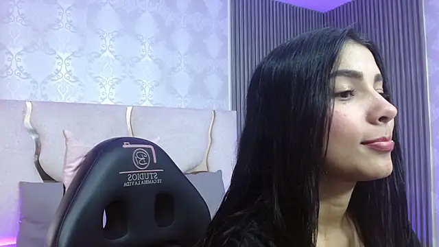 Snapshot of Gaby_tay1 chatting on November 7, 2025, 3:39 am Gaby tay1 online show from November 7, 2025, 3:39 am