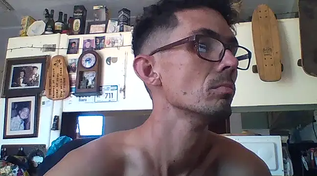 Snapshot of Invisibledickman chatting on February 8, 2025, 10:07 am Invisibledickman online show from February 8, 2025, 10:07 am