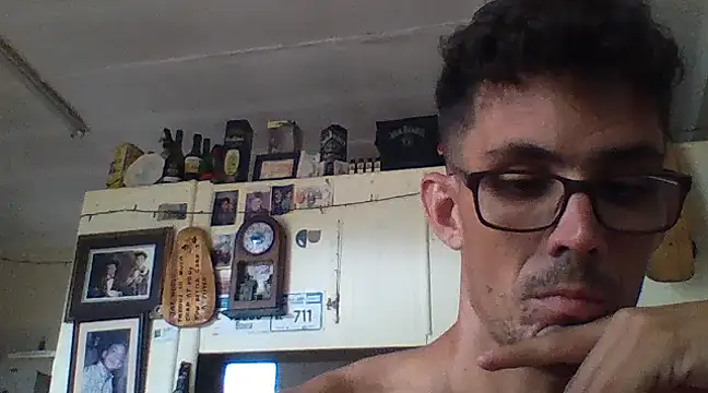 Snapshot of Invisibledickman chatting on February 9, 2025, 8:54 am Invisibledickman online show from February 9, 2025, 8:54 am