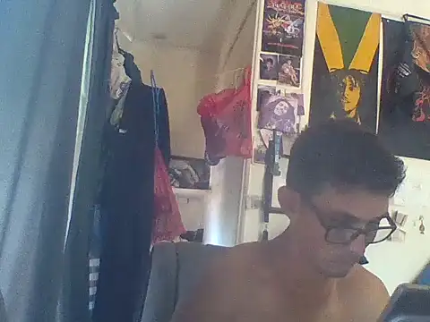 Snapshot of Invisibledickman chatting on February 11, 2026, 10:42 am Invisibledickman online show from February 11, 2026, 10:42 am