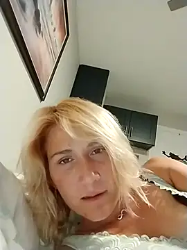 Skippydippy99 online show from October 26, 2025, 11:20 pm