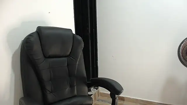 StephyJones1 online show from January 7, 2026, 5:04 pm