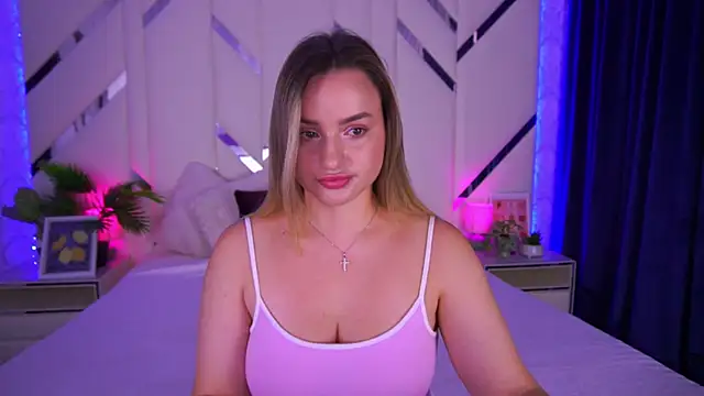 LindsieGreyy online show from September 27, 2025, 6:07 am