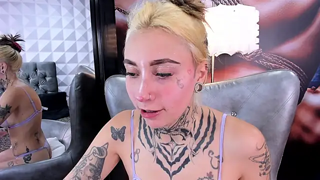 miss   angel online show from February 13, 2025, 6:05 pm