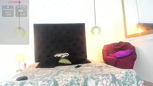 ChanelleJohnson  online show from March 19, 2025, 9:06 am