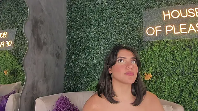 Snapshot of emmiily_z chatting on February 22, 2025, 12:05 am emmiily z online show from February 22, 2025, 12:05 am