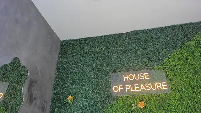 Snapshot of emmiily_z chatting on February 22, 2025, 11:24 pm emmiily z online show from February 22, 2025, 11:24 pm