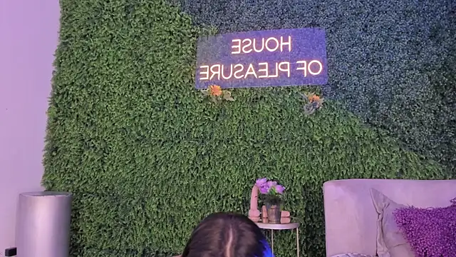 Snapshot of emmiily_z chatting on March 7, 2025, 9:51 am emmiily z online show from March 7, 2025, 9:51 am