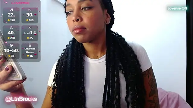 Annaa Brooks online show from March 3, 2025, 2:37 pm