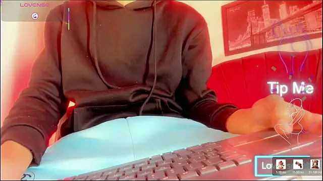 emelly horny  online show from March 18, 2026, 7:17 pm